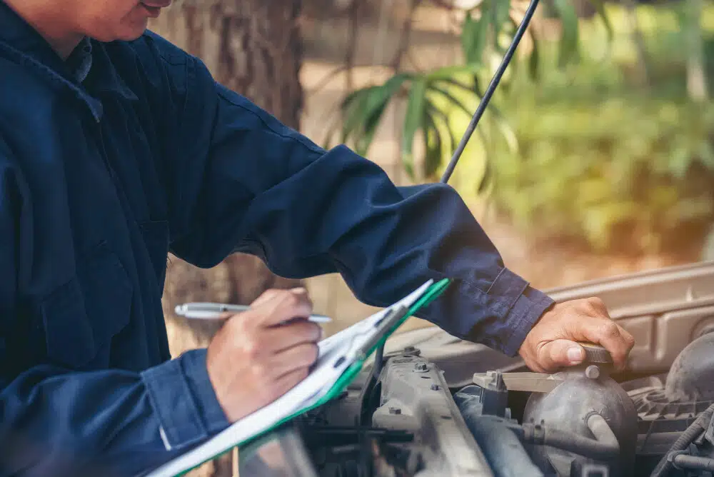 Siapkan Mobil Anda Agar Lulus Uji Emisi, Ikuti Cara Ini!